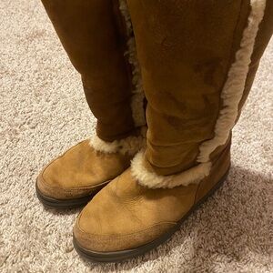 UGG Brown Shearling Winter Boots